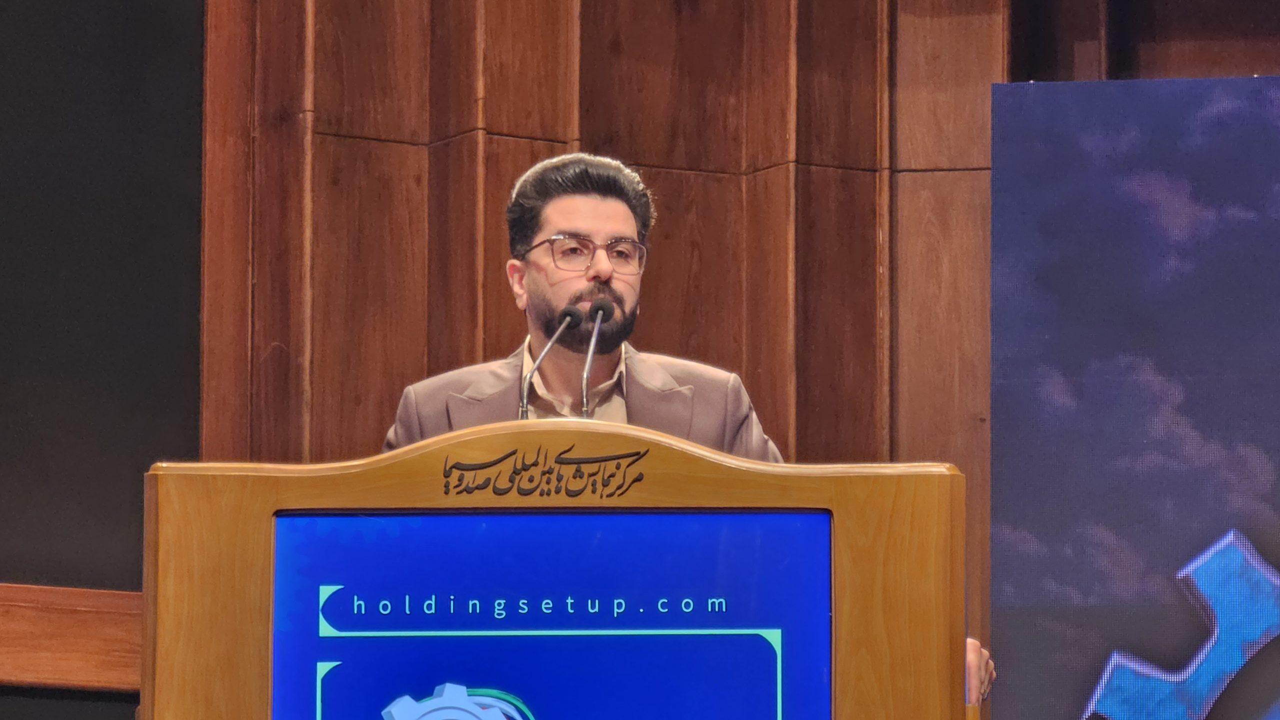 حضور و سخنرانی سید علیرضا بنی‌هاشمی در جشنواره معیار 11